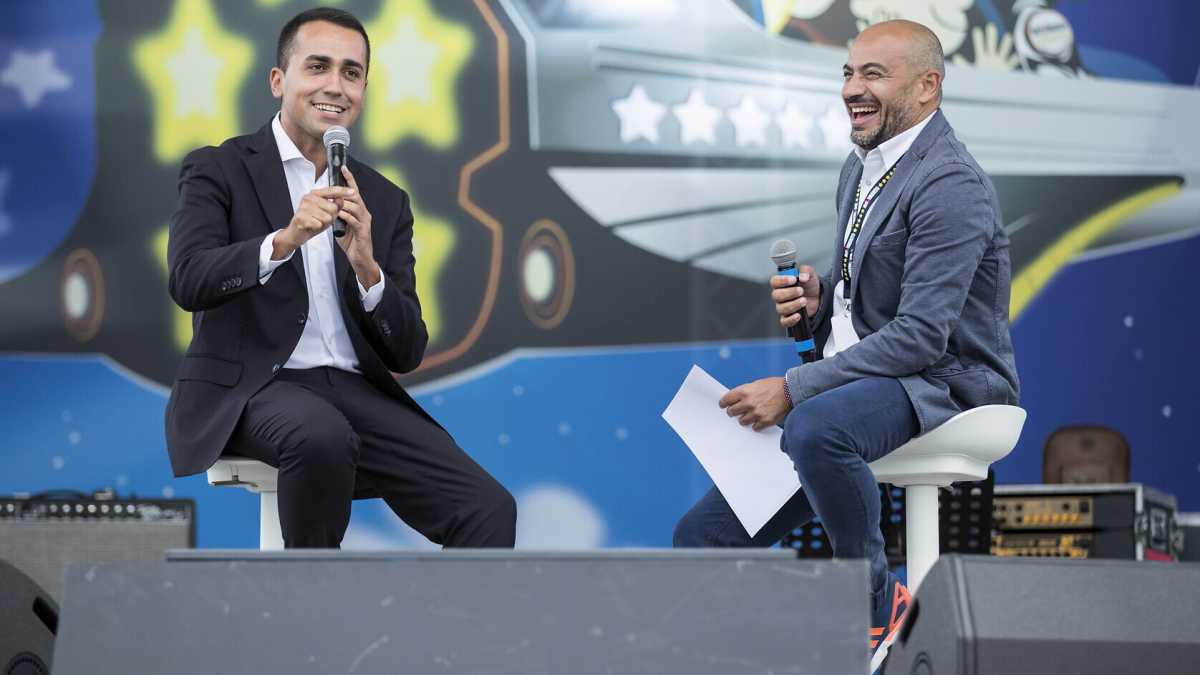 Immagine di Il M5s scopre che la piazza negazionista e sovranista è il suo album di famiglia