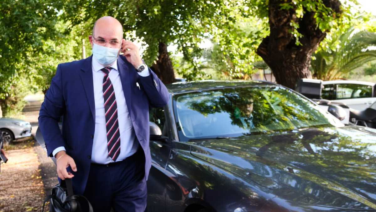 Immagine di Così Crimi vuole evitare il voto sul limite dei due mandati