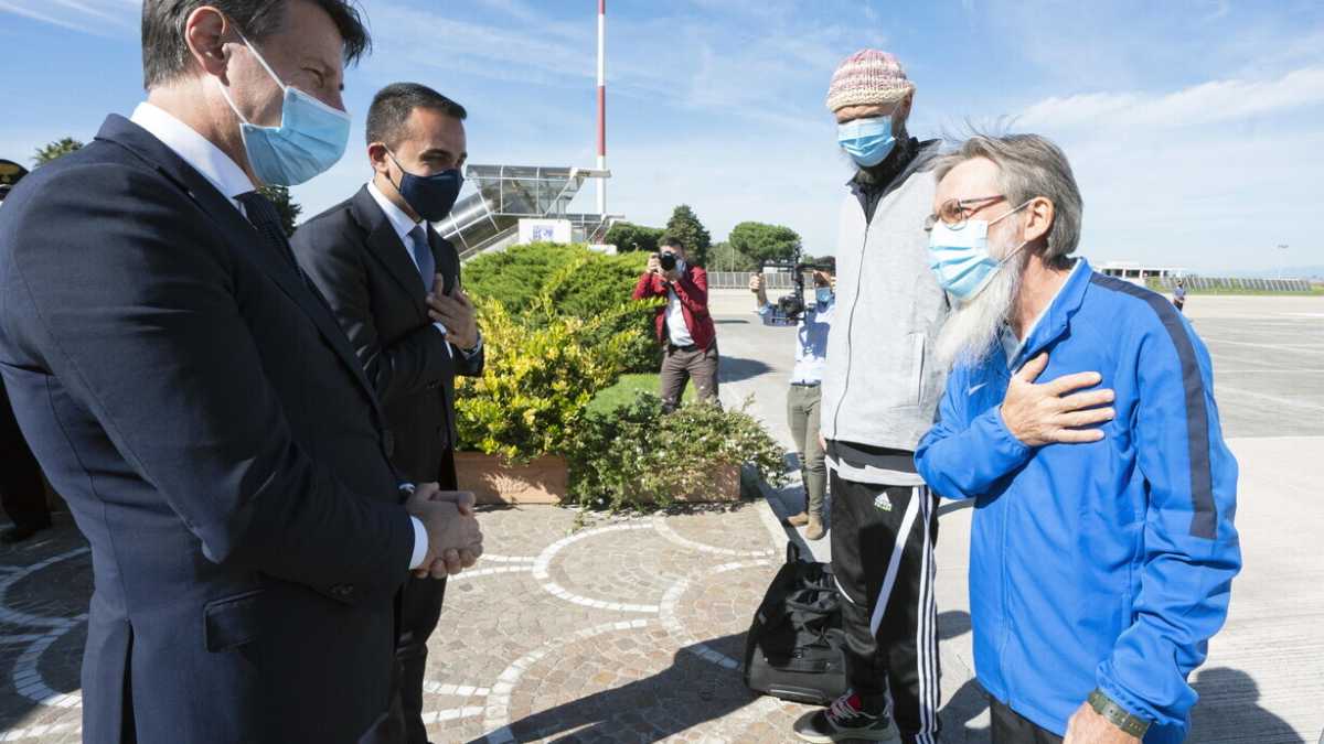 Immagine di Fonti vicine ai negoziati: “Gli italiani hanno pagato per gli ostaggi i francesi no”