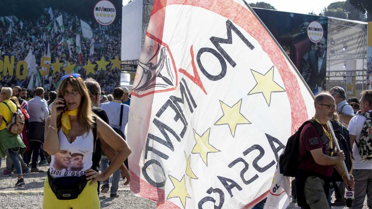 Immagine di Gli Stati generali anti Casaleggio pagati dai soci di Casaleggio: guerra per il tesoro M5S