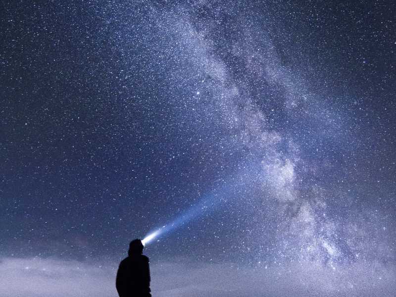 Il buco nero è meno nero