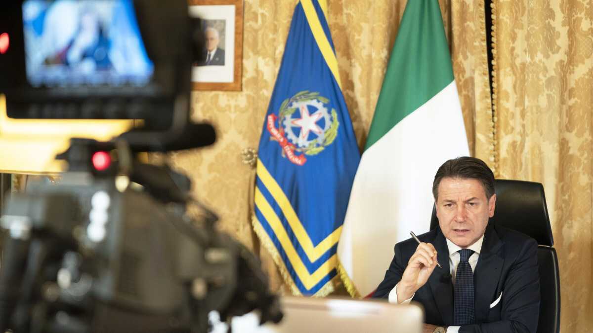 Immagine di Locali chiusi a mezzanotte e stop al calcetto. L'attesa per il nuovo Dpcm