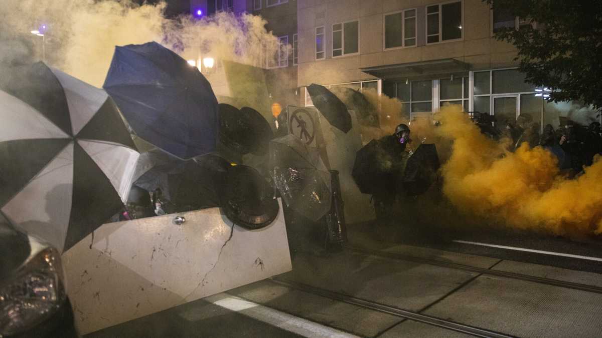 Immagine di A Portland, il sindaco moderato è schiacciato tra Trump e i radicali