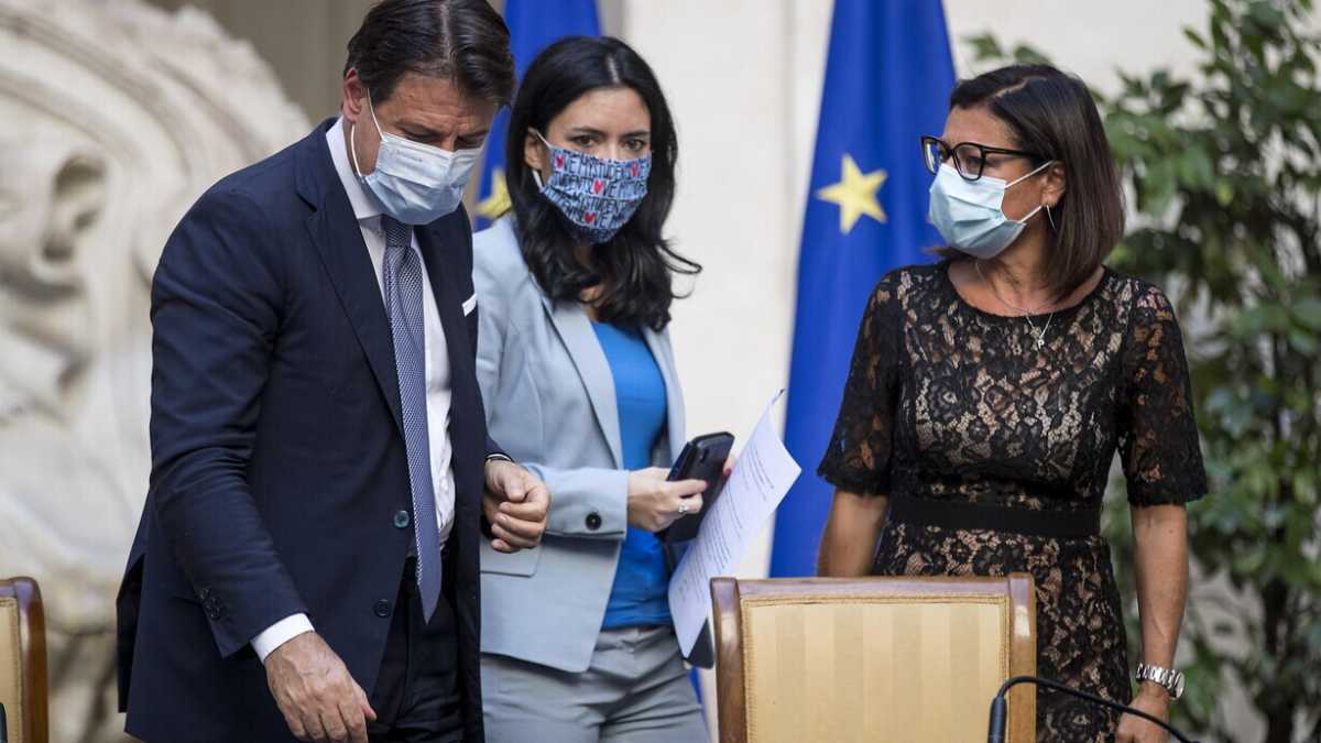 Immagine di La De Micheli conferma l'80 per cento di capienza e apre all'accordo coi bus privati