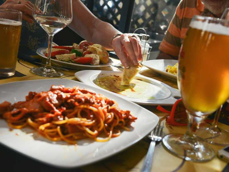 Quel bisogno impellente di organizzare una festa privata