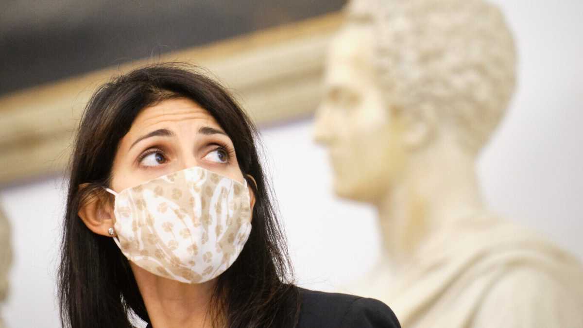 Immagine di Ci siamo intrufolati nella riunione tra Raggi, Dibba, Taverna (e i cinghiali). Che spasso