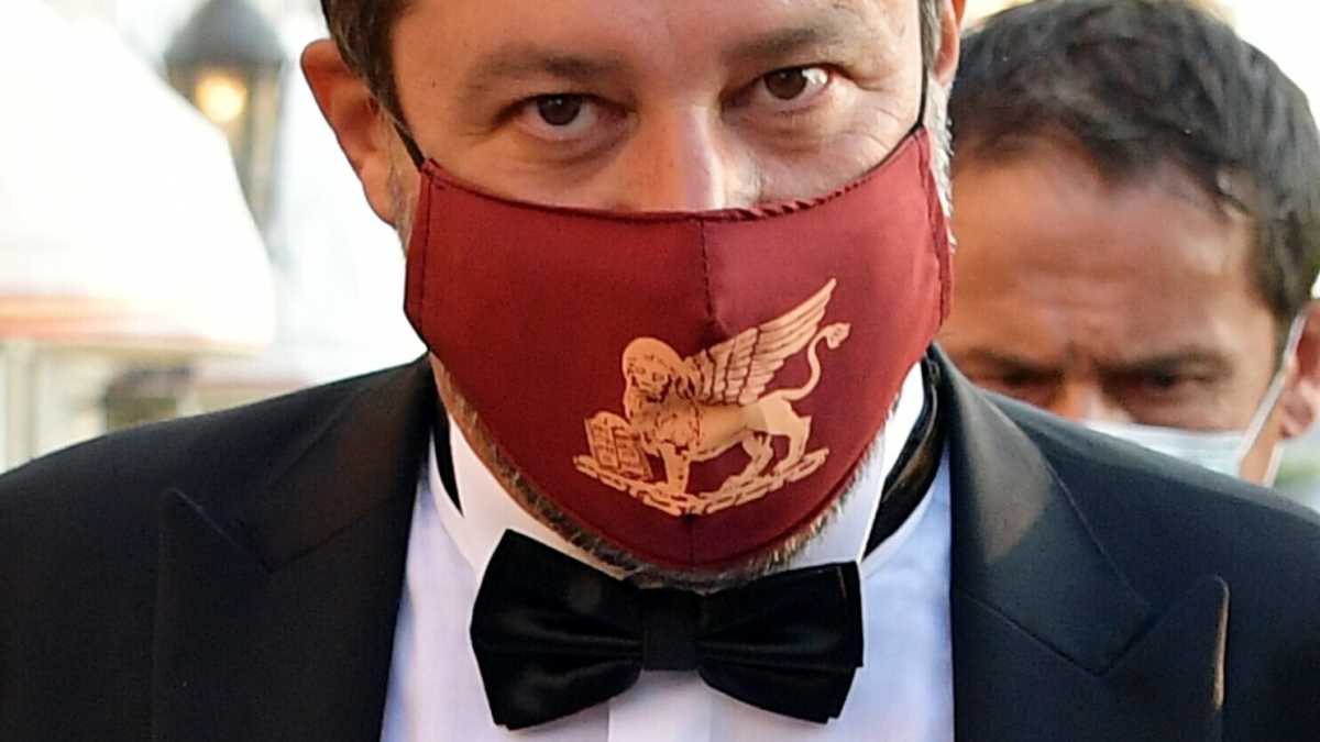 Immagine di La svolta liberale si pratica allo specchio