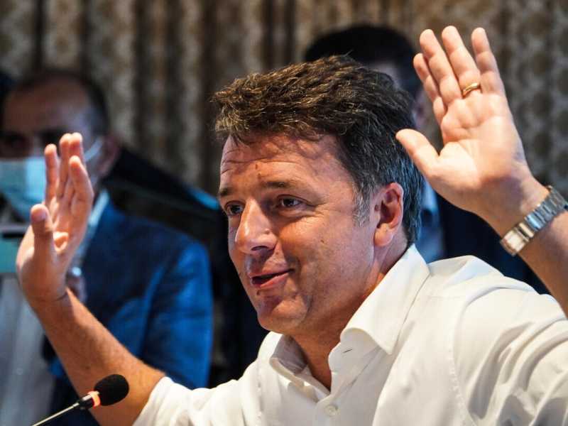 Così Renzi scommette sul rimpasto. Ma col Covid è improbabile