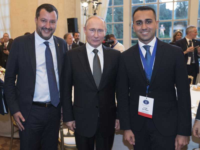 Contrordine populisti, basta con Putin