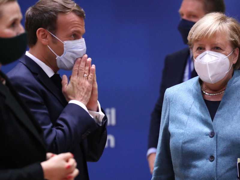 Meno calcetto e più coprifuoco per tutti