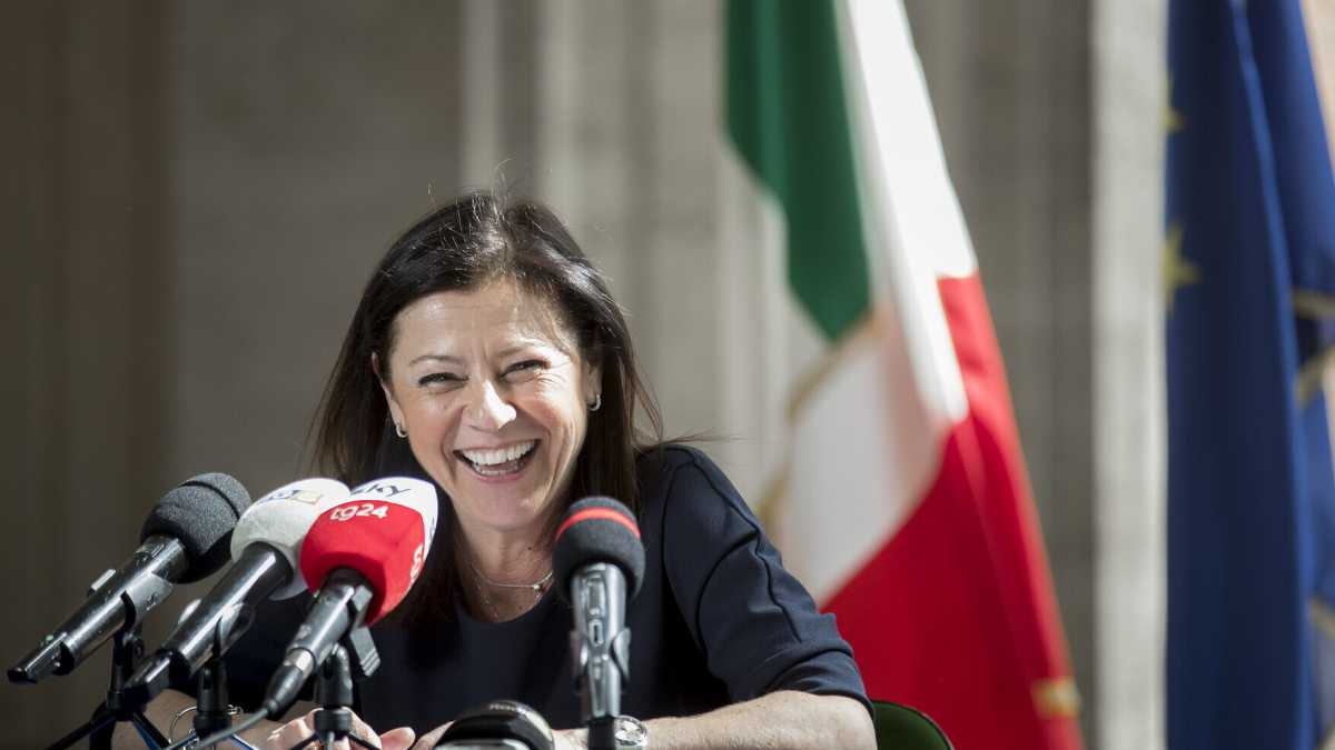 Immagine di La ministra delle Infrastrutture interne ed estere