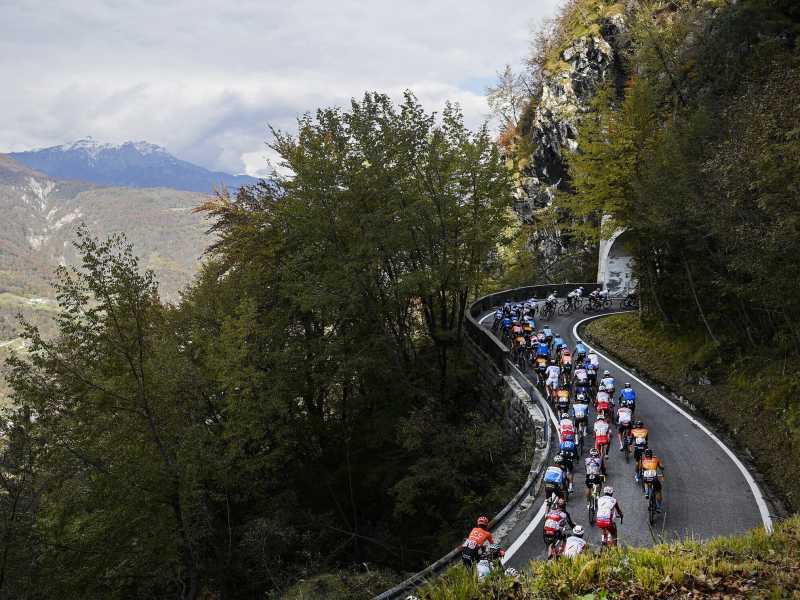 Un Giro d'Italia sghimbescio e Amarcord