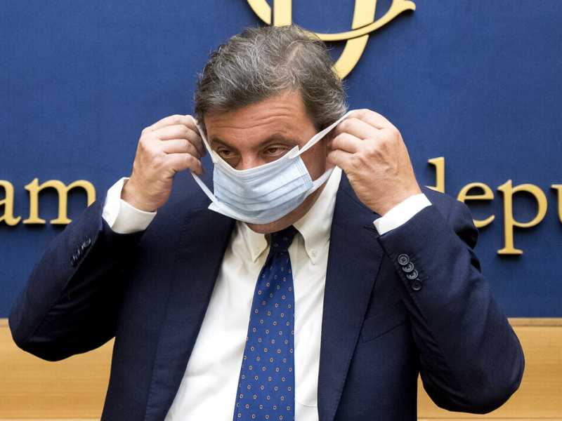 Calenda spiega: "Il Pd vuole logorarmi e accordarsi col M5s. Perciò dico no alle primarie".