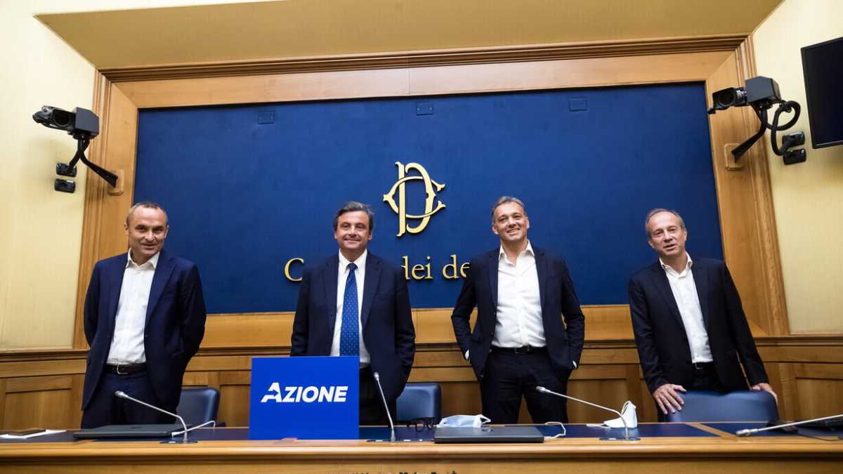 Immagine di "Il Pd è ridicolo con Calenda: scelga. A Roma guardiamo anche a Forza Italia"