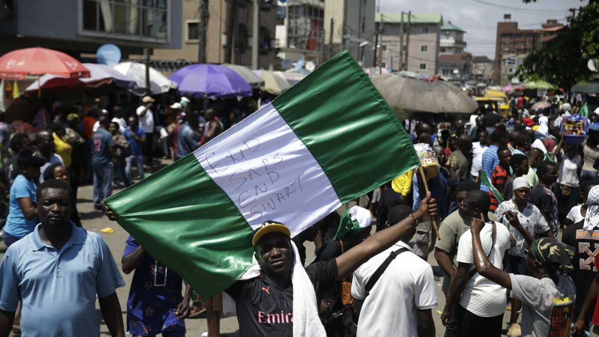 Immagine di Cosa sta succedendo in Nigeria, dove i giovani protestano contro la polizia