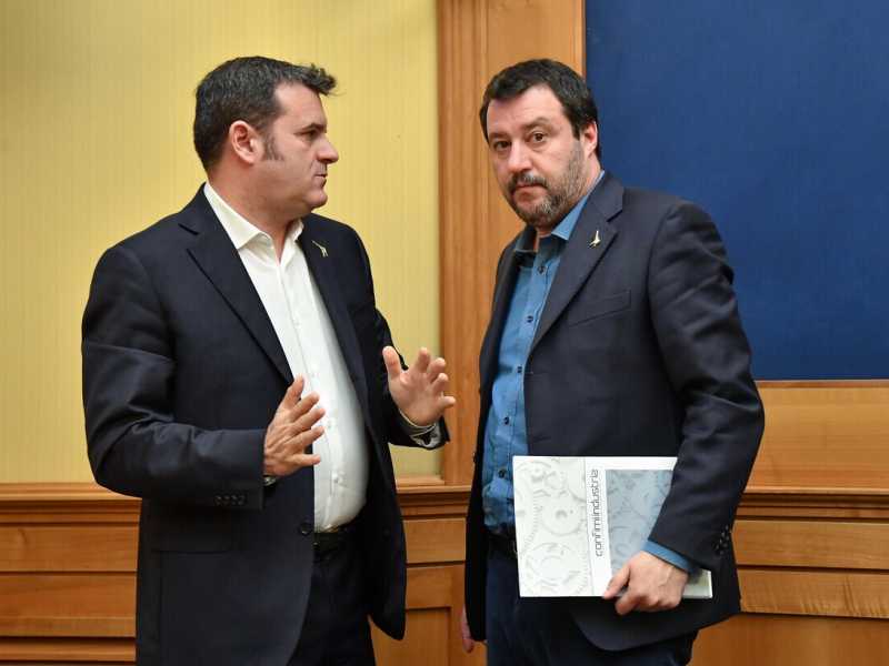 "Il coprifuoco di Fontana? Una cagata pazzesca". Parla Centinaio