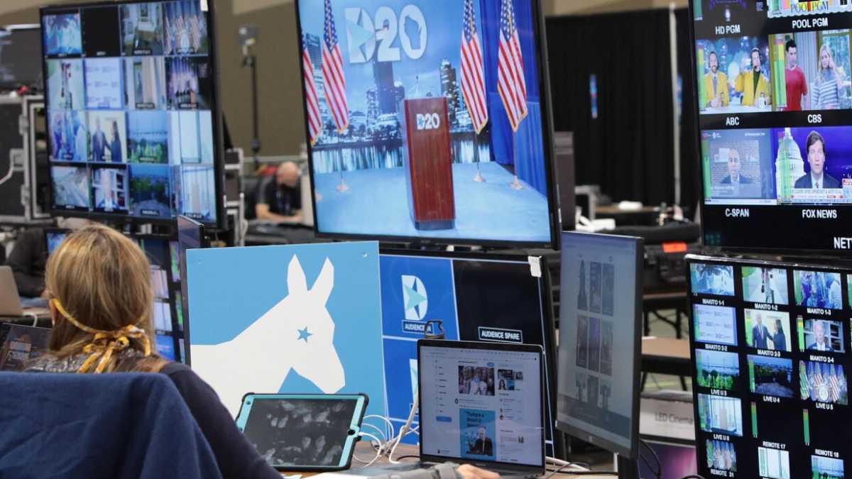 Immagine di Dentro la fiacca e surreale convention democratica