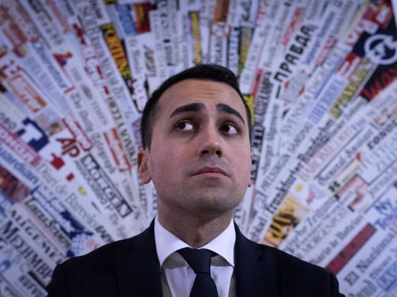Così il M5s sogna di entrare tra i socialisti europei