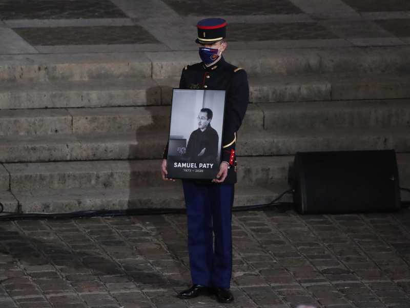 (<span style="background-color: rgb(253, 253, 253); color: rgb(64, 64, 64); font-family: ralewayregular, sans-serif; font-size: 14px;">AP Photo/Francois Mori, Pool)</span>