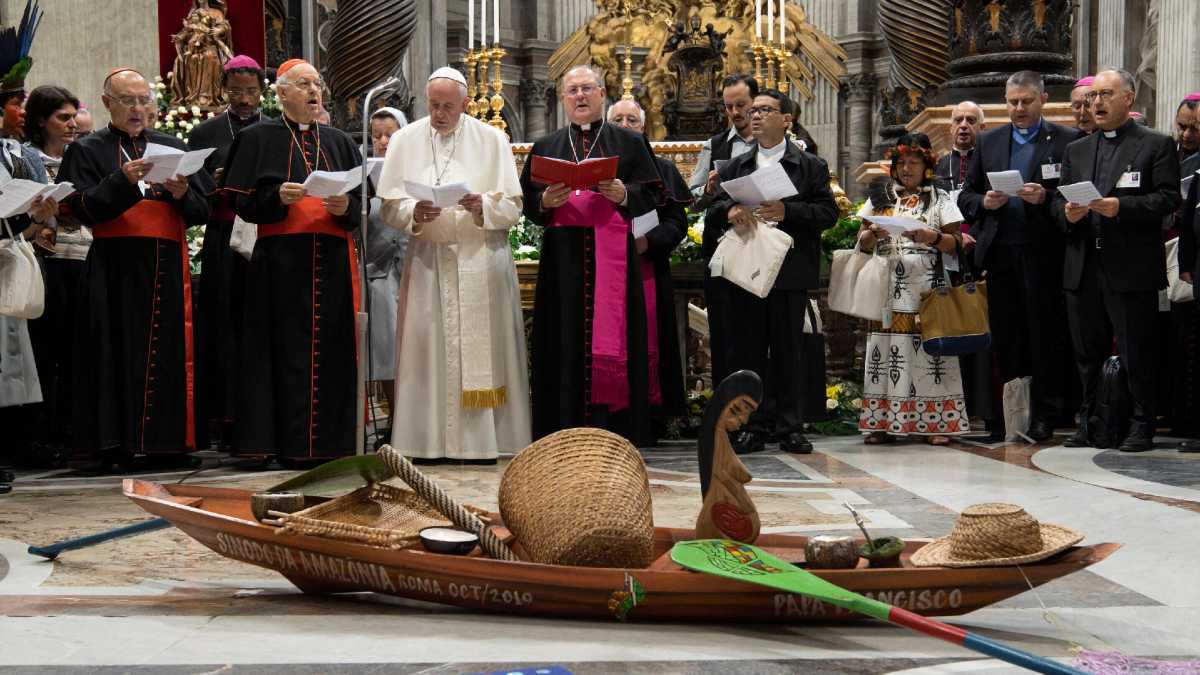 Immagine di Un anno dopo il Sinodo, i tradizionalisti hanno messo all'angolo il Papa
