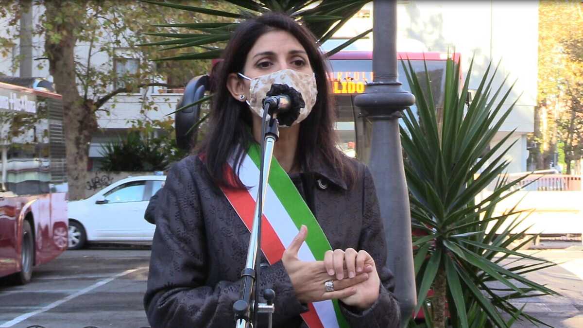 Immagine di Villette da abbattere ne abbiamo? La Raggi riparte dai Casamonica