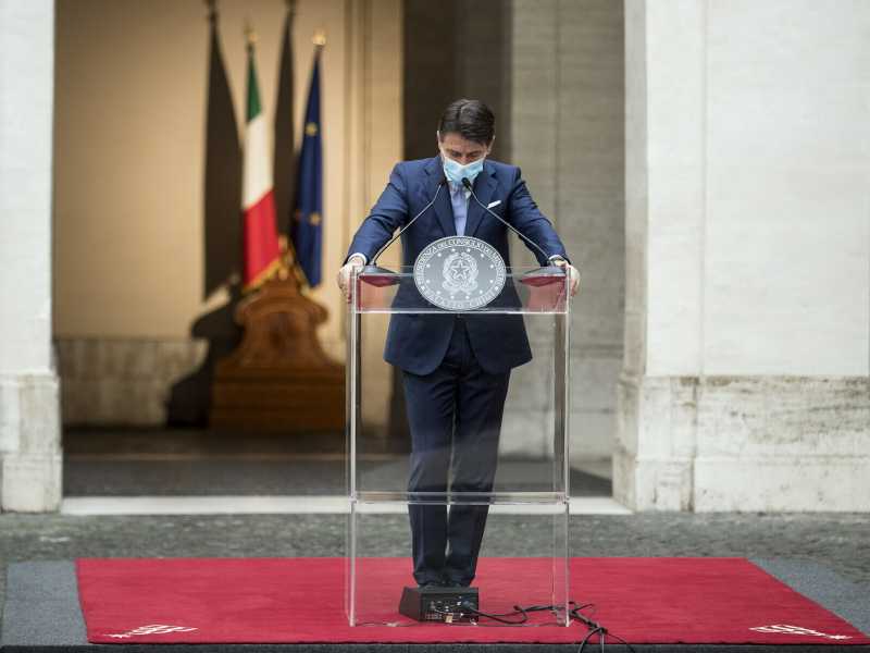 Conte: "Tutelare la salute e preservare l'economia"