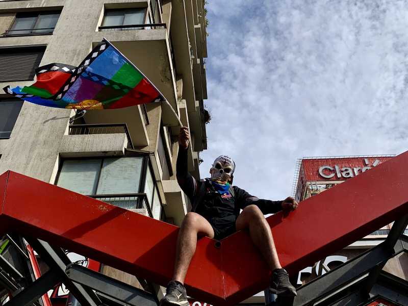 Un anno di coprifuoco in Cile