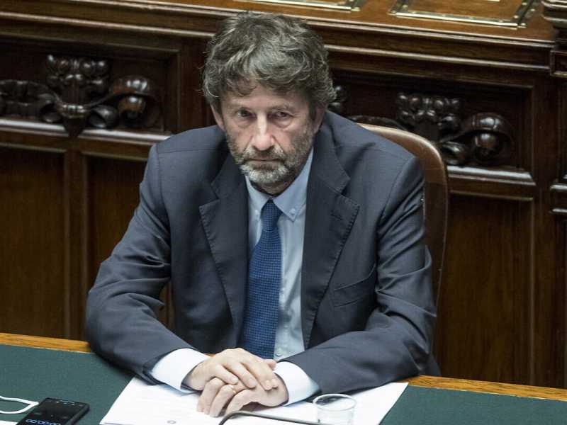 Divisioni e litigi al governo. I "pieni poteri" passano a Franceschini
