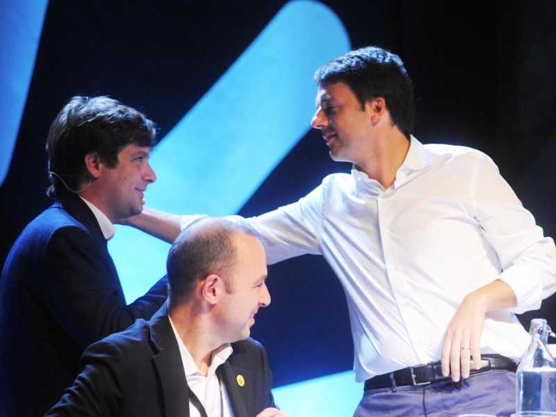 Matteo Renzi che retwitta Pippo Civati che condivide un post di Lodo Guenzi