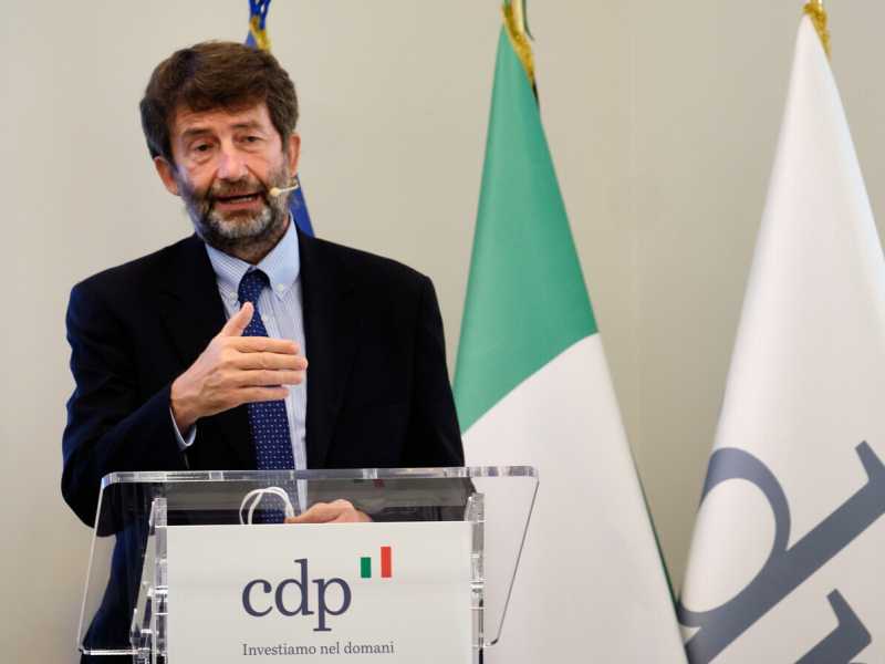 Franceschini vuole fare la Netflix italiana, ma già esiste: si chiama Rai