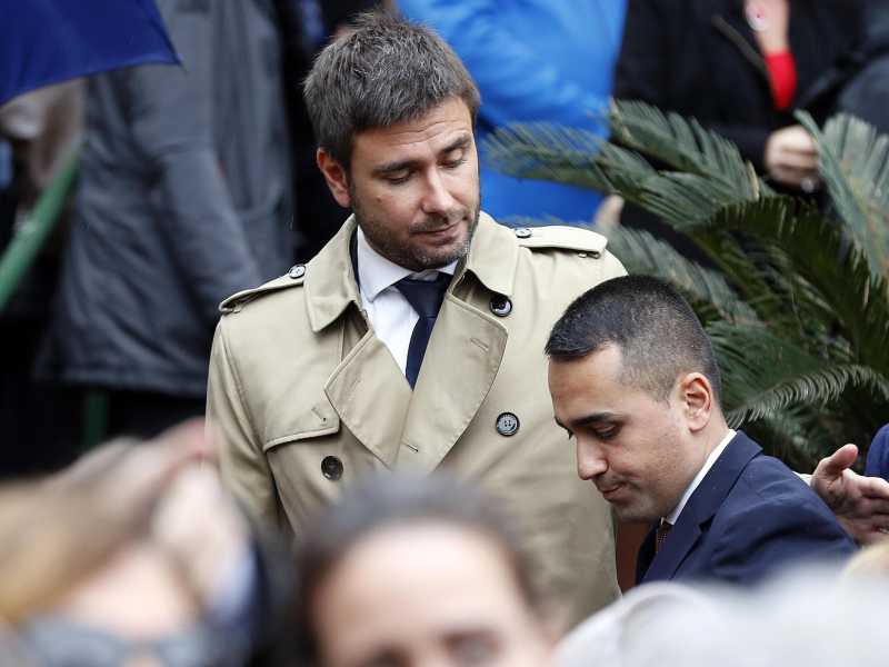 Di Battista chiede il rinvio degli Stati Generali del M5s: "Prima viene la pandemia"