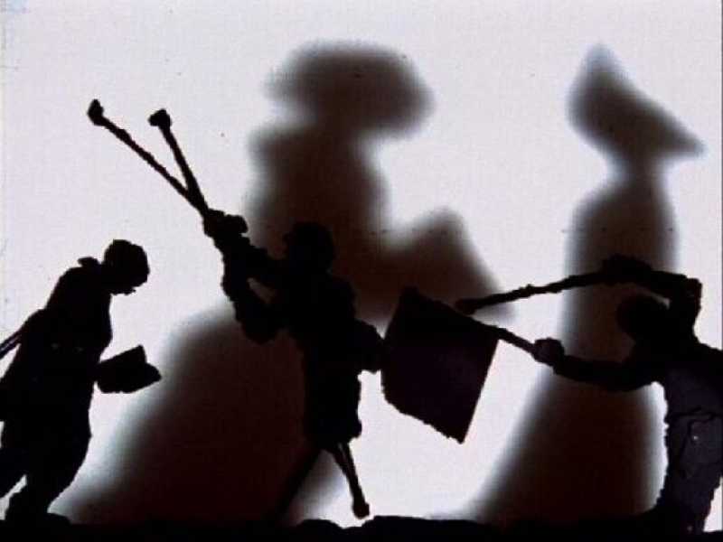 Shadow Procession, 1999, disegno animato, film 35mm trasferito su video e Dvd, 7 min. Courtesy Castello di Rivoli Museo d&rsquo;Arte Contemporanea, Rivoli-Torino&nbsp;<br />