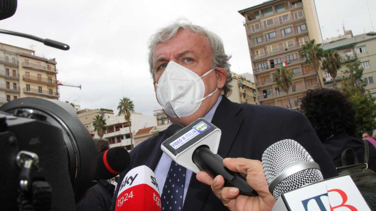 Immagine di I contagi si avvicinano a 25 mila. In Puglia chiuse le scuole