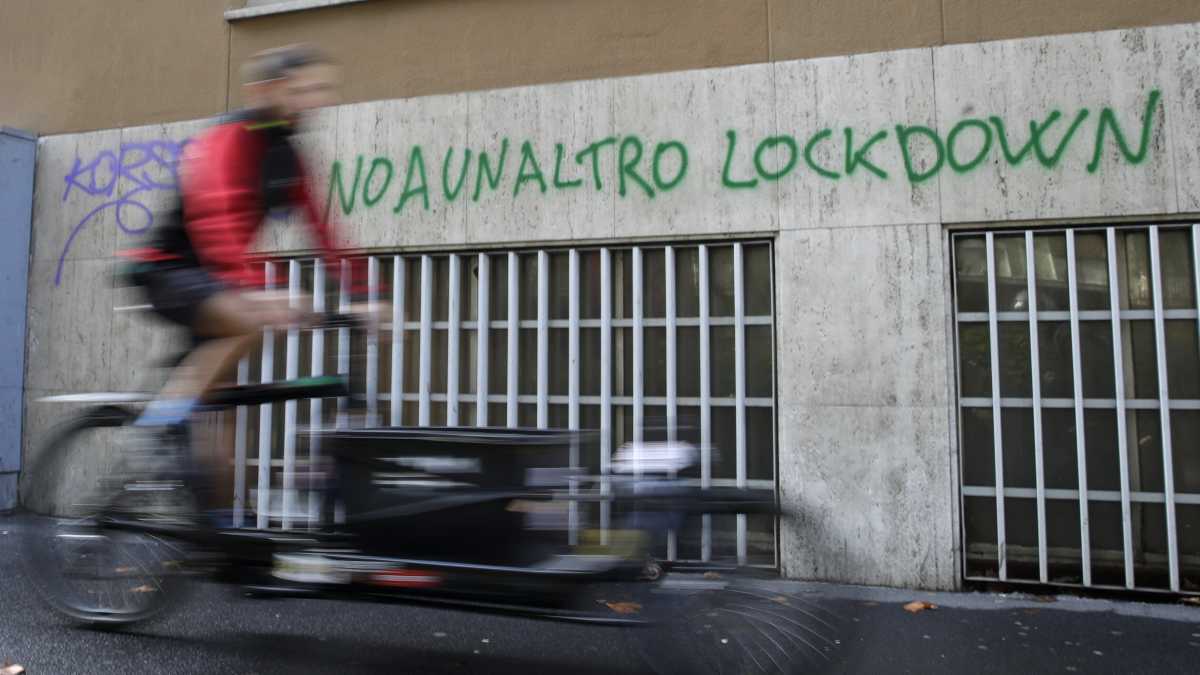 Immagine di Perché è pericoloso inseguire il virus con i decreti