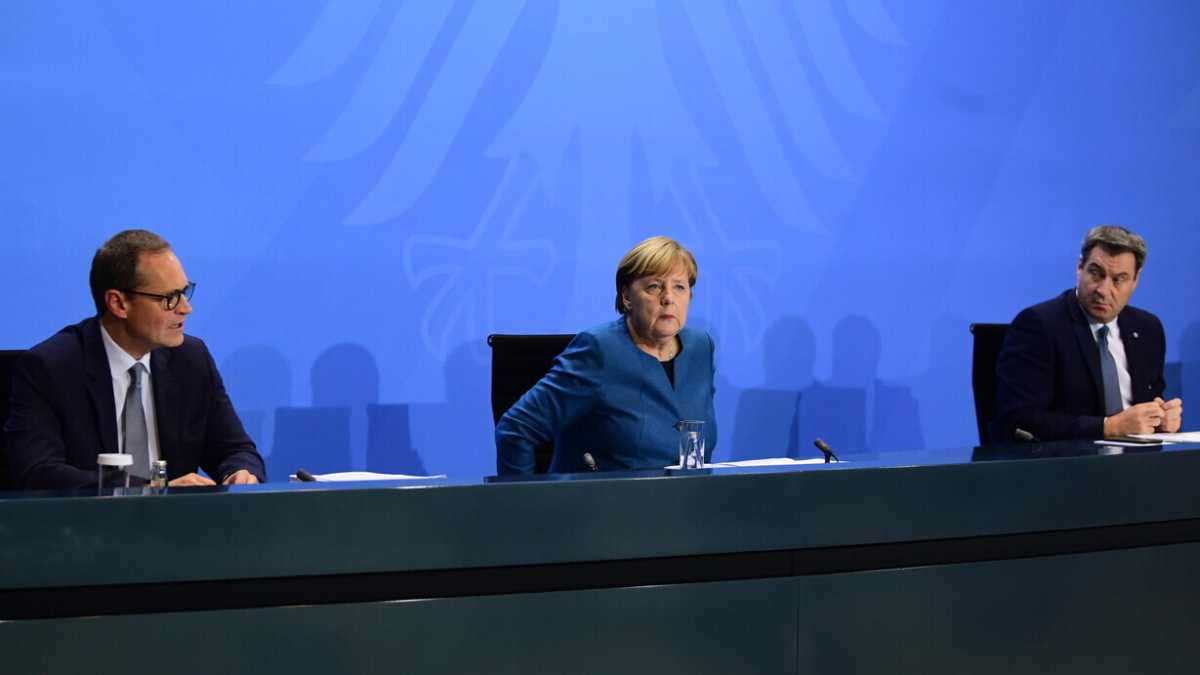 Immagine di Macron e Merkel chiudono tutto e dappertutto tranne le scuole