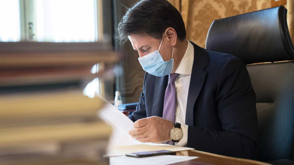 Immagine di I capigruppo di maggioranza a Conte: agire subito per fermare i contagi