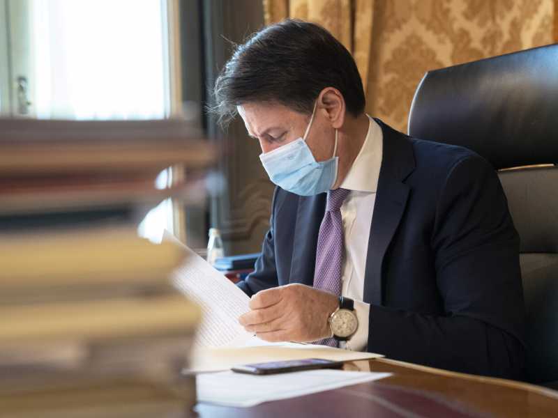 I capigruppo di maggioranza a Conte: agire subito per fermare i contagi