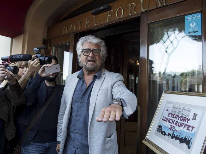 "Cenate qui, super offerta". Grillo fa pubblicità all'hotel che aggira il Dpcm