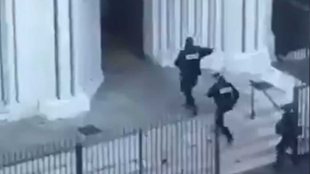 Immagine di L'intervento della polizia nella cattedrale di Nizza e l'arresto del terrorista