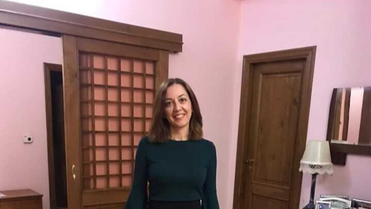 Immagine di Calabria, candidata sindaco in quarantena: "Tra poco si vota ma non posso uscire"