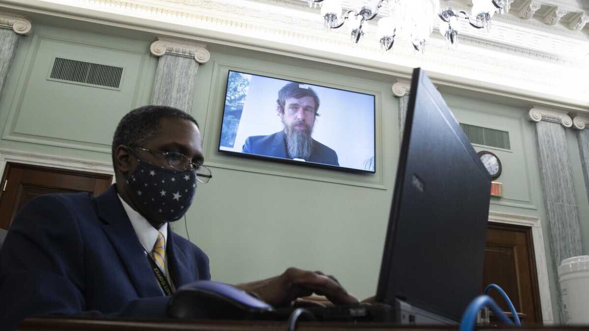 Immagine di Le bugie di Trump no, quelle sull’Olocausto sì? Il Senato americano strapazza Big Tech