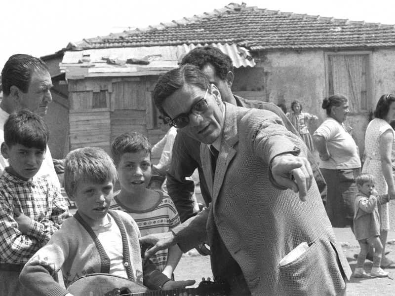 Il POTERE non ha ucciso Pasolini, lo ha ridotto a immaginetta buona