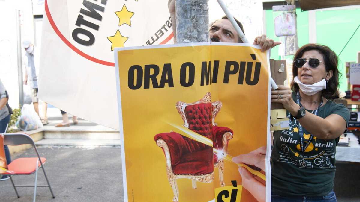 Immagine di I deputati m5S votano per togliere potere agli iscritti e dare un calcio a Casaleggio