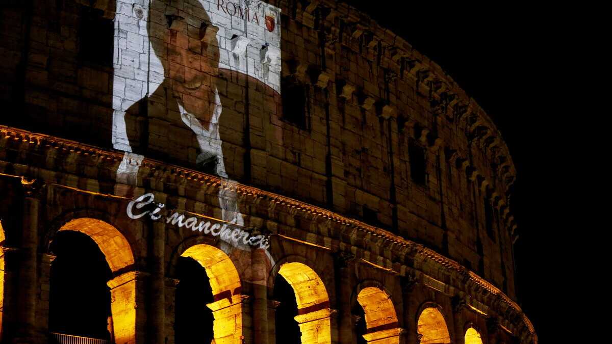 Immagine di "Un attore di teatro dell’antica Roma". Carlo Verdone ricorda Gigi Proietti