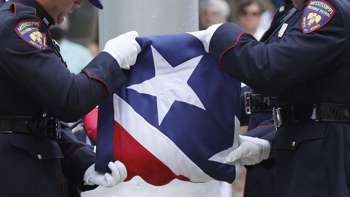Immagine di Una magnolia sulla bandiera? Il Mississippi al voto per archiviare il passato