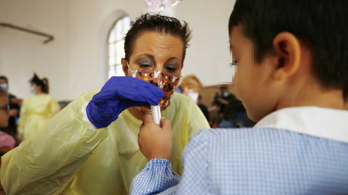 Immagine di Medici e ricercatori spiegano perché tenere la scuola aperta si può