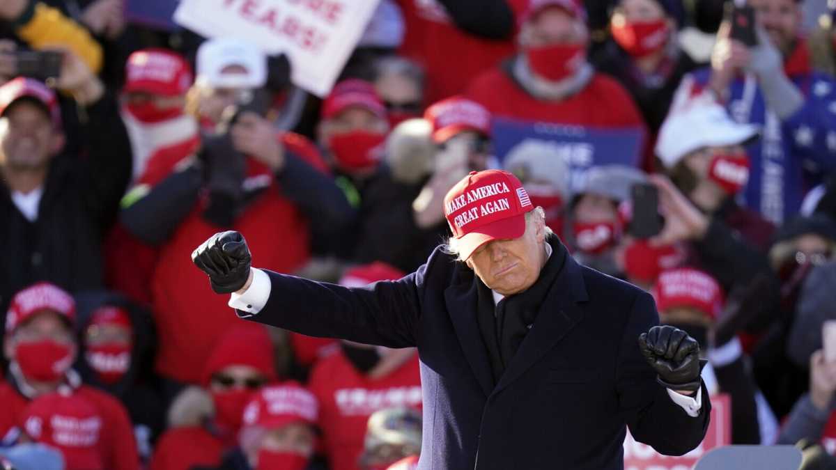 Immagine di Trump che balla i Village People
