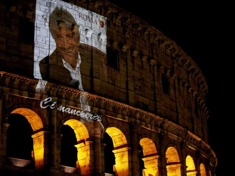 "Un attore di teatro dell’antica Roma". Carlo Verdone ricorda Gigi Proietti