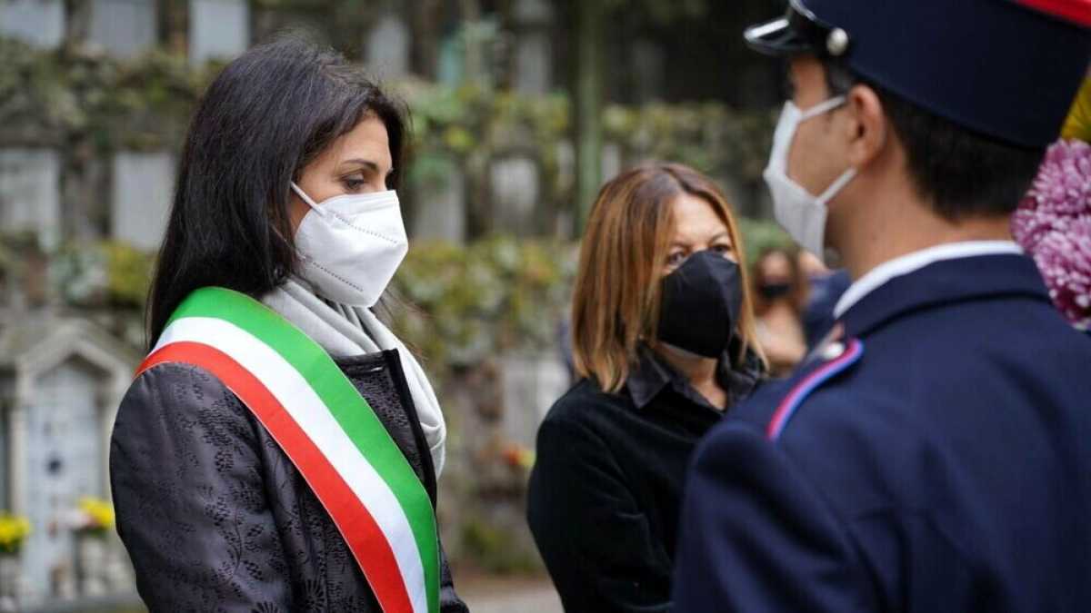 Immagine di Raggi positiva al Covid