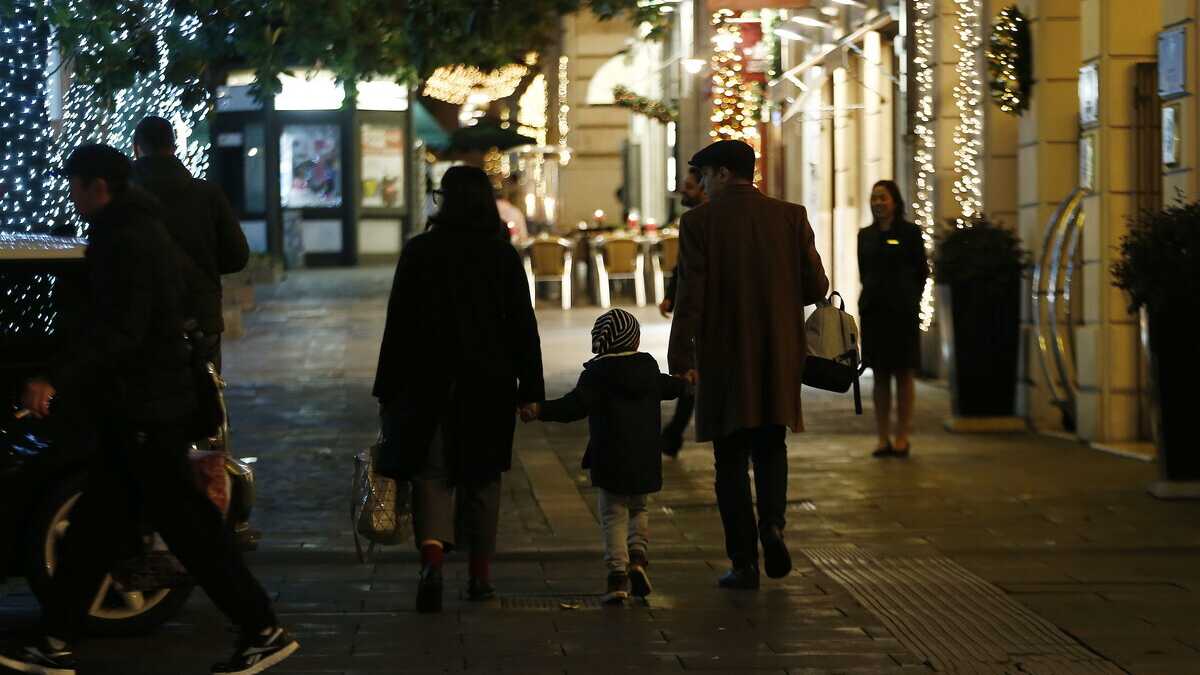 Immagine di Natale in lockdown (e pure al buio)